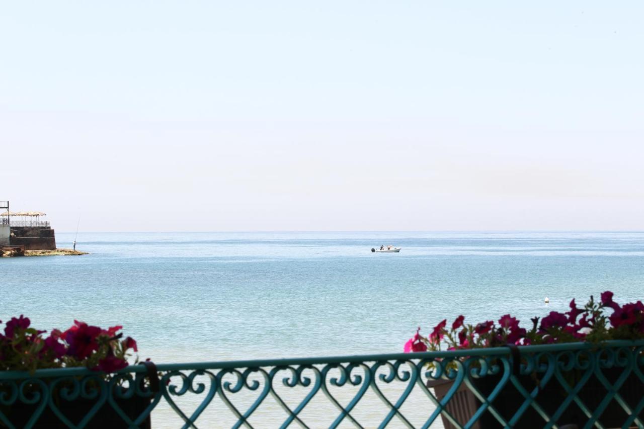 Beit El Bahr Hotel Tabarja Exterior photo